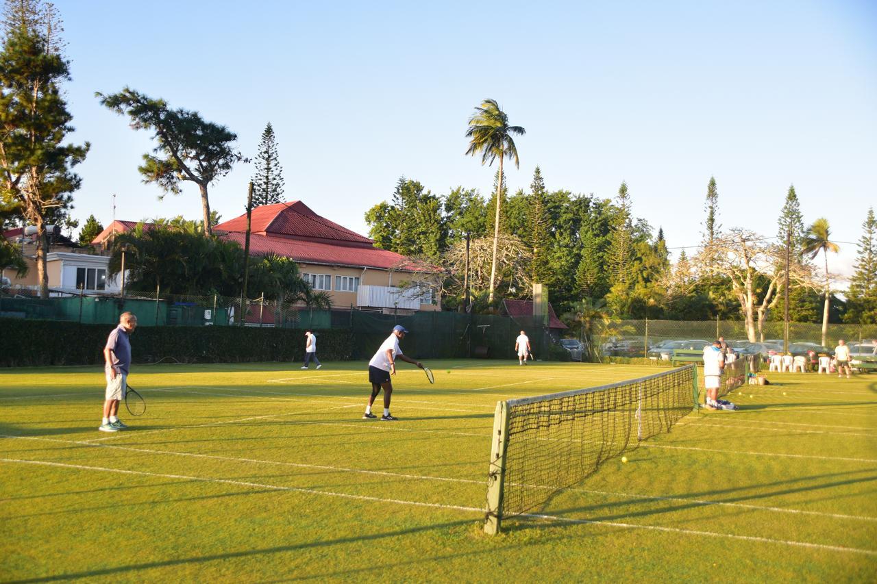 Detail of a grass tennis court at MGC